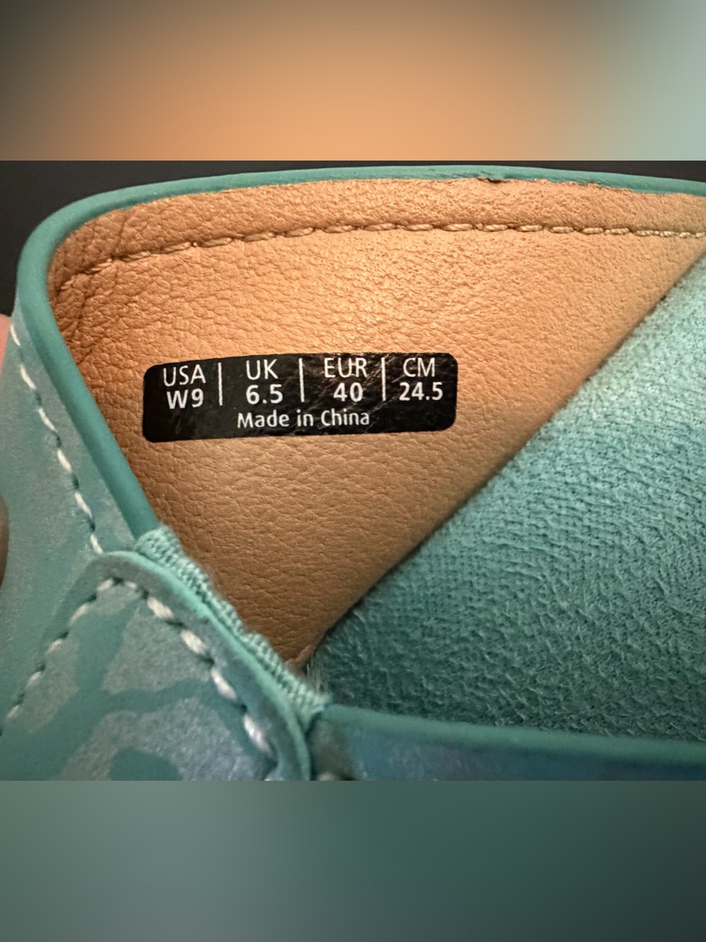 Spenco Newport Size 9 Aqua Cheetah Metallic Print Orthotic Thing Sandals - Picture 7 of 9